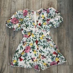 Red Dress Boutique Balloon Sleeve Floral Romper Size S